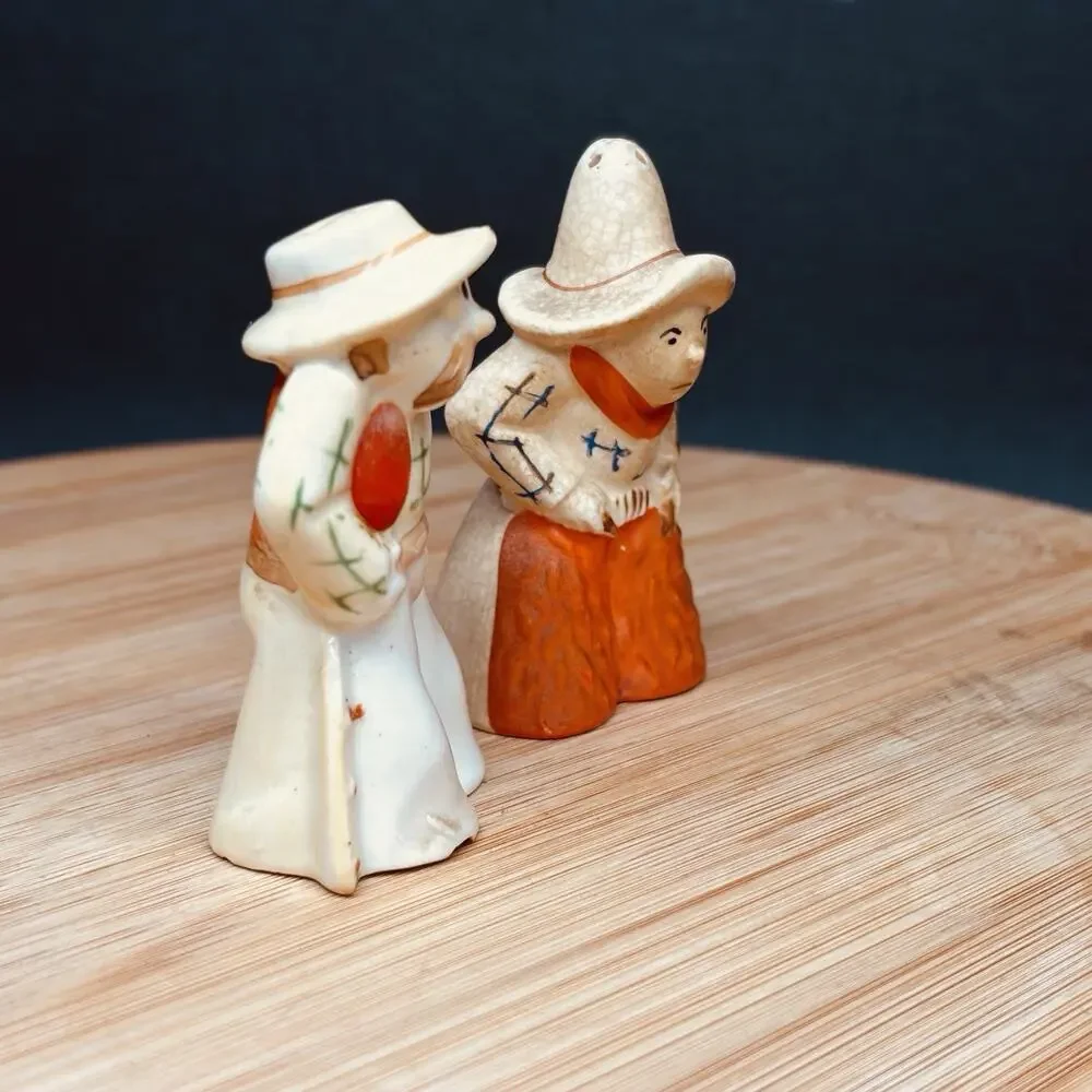 Vintage Japan Western Gunslinger Cowboy Salt & Pepper Shakers Pair